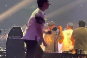 战胜TH夺冠后ZmjjKk面向观众席大喊：小组第四，世界第一